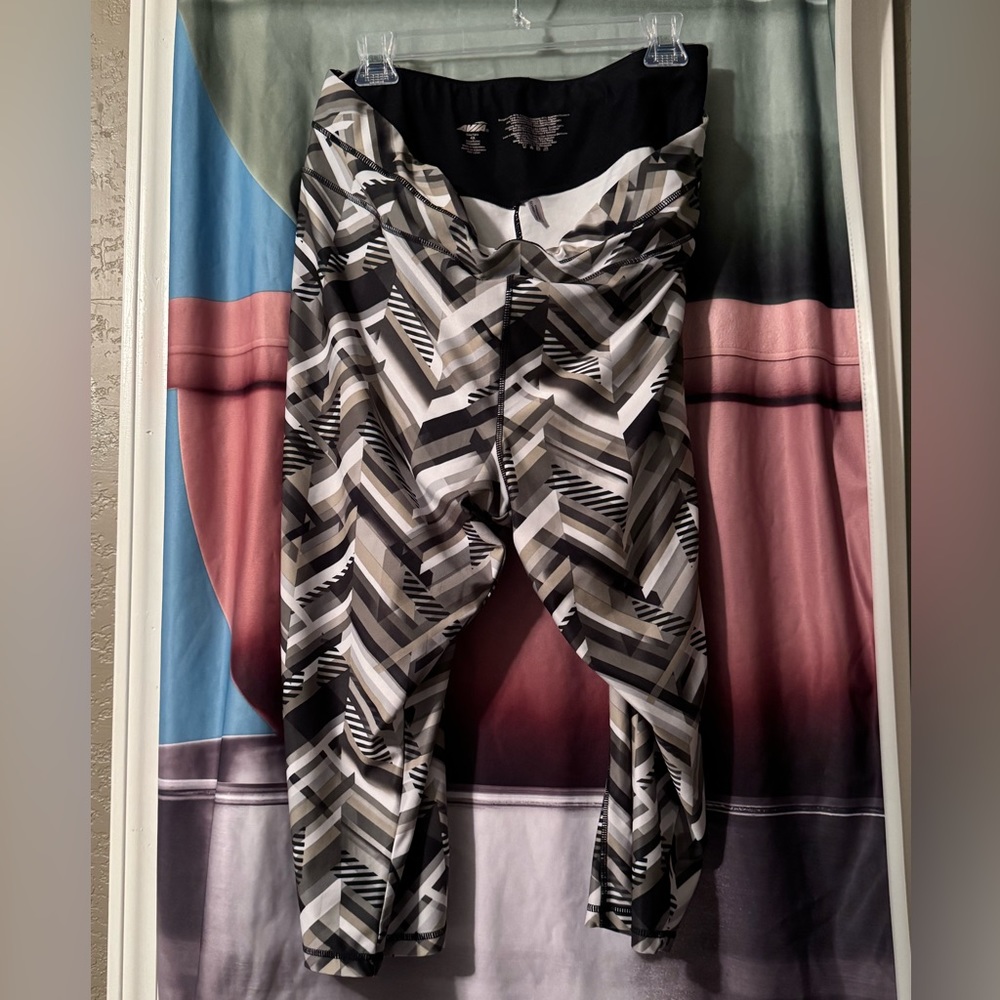 AVIA, Yoga Pants Geometric Pattern